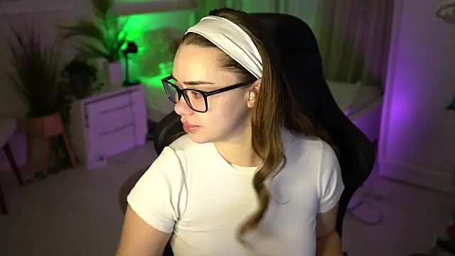 VixenMia online show from 01.13.25