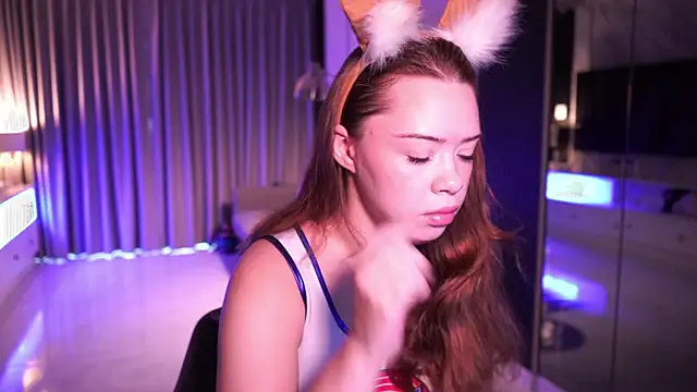 VixenMia online show from 09.19.25