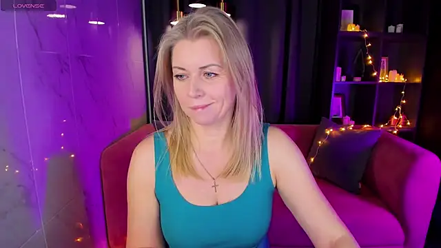 Annie Light online show from 12.27.24