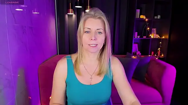 Annie Light online show from 12.27.24