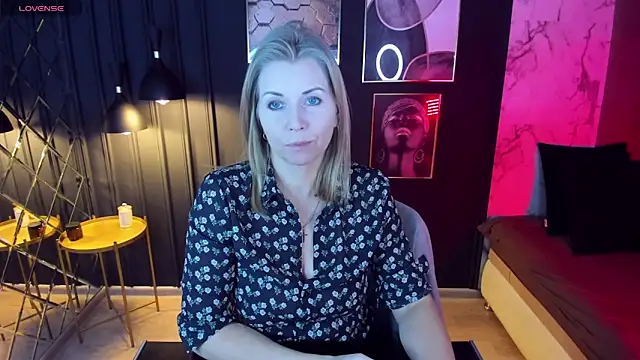 Annie Light online show from 01.21.25