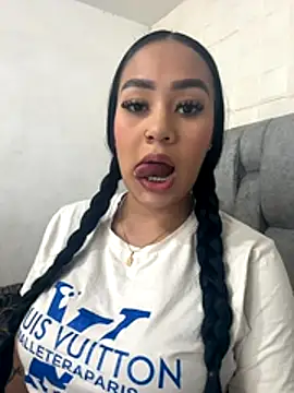 Luisa Fernandaa online show from 10.24.25