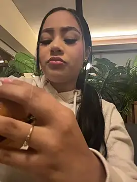 Luisa Fernandaa online show from 02.21.26