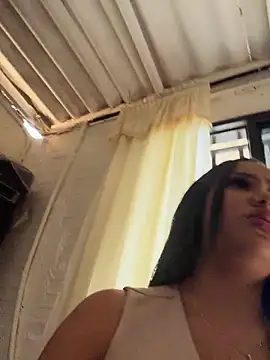 Luisa Fernandaa online show from 04.04.26