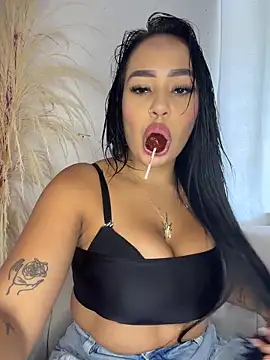 Luisa Fernandaa online show from 04.05.26