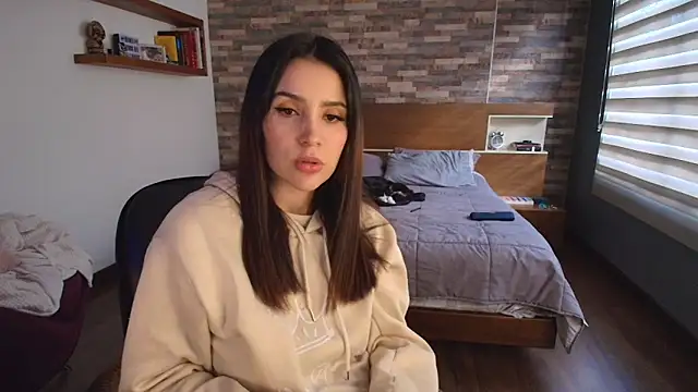 alicewilloww online show from 10.24.25