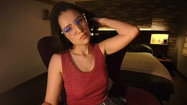 Snapshot of alicewilloww chatting on 06.04.26 alicewilloww online show from 06.04.26