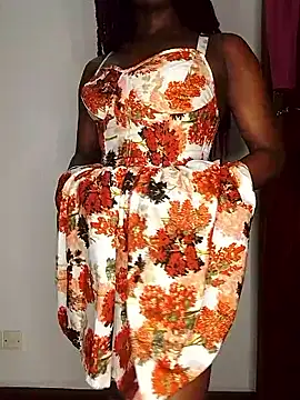 NicRaisaa online show from 10.05.25