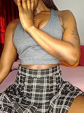 NicRaisaa online show from 10.15.25