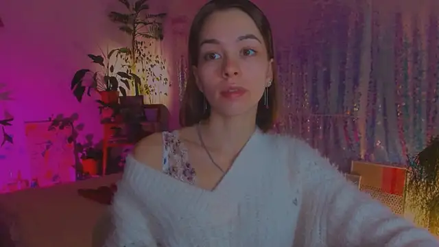 Snapshot of poli__ chatting on 12.13.24 poli   online show from 12.13.24