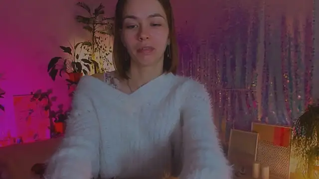 Snapshot of poli__ chatting on 12.13.24 poli   online show from 12.13.24