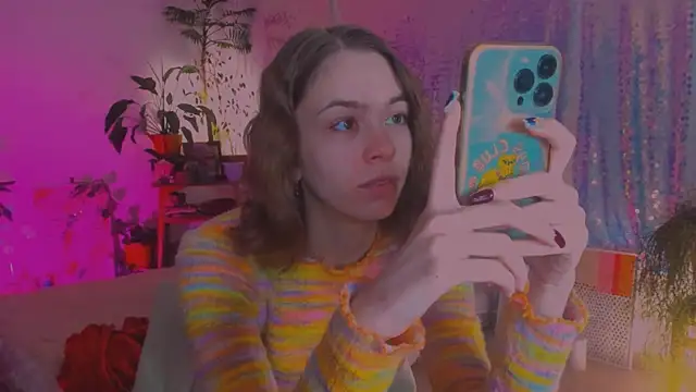 Snapshot of poli__ chatting on 12.15.24 poli   online show from 12.15.24