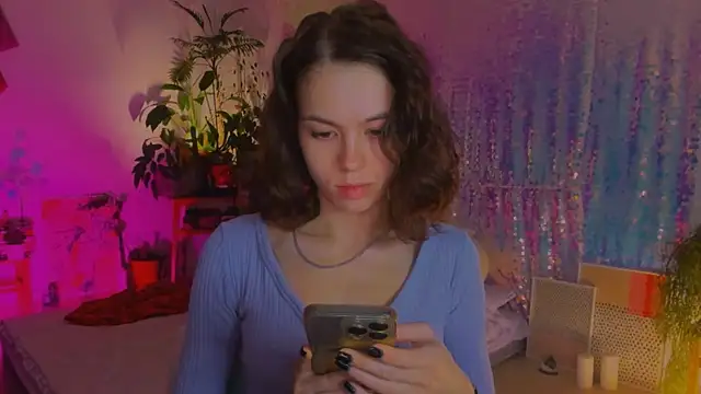 Snapshot of poli__ chatting on 12.27.24 poli   online show from 12.27.24