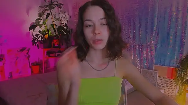 Snapshot of poli__ chatting on 12.31.24 poli   online show from 12.31.24