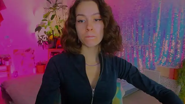 Snapshot of poli__ chatting on 01.01.25 poli   online show from 01.01.25