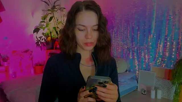 Snapshot of poli__ chatting on 01.01.25 poli   online show from 01.01.25