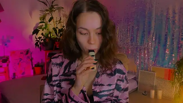 Snapshot of poli__ chatting on 01.07.25 poli   online show from 01.07.25