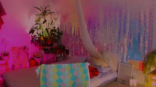 Snapshot of poli__ chatting on 01.11.25 poli   online show from 01.11.25