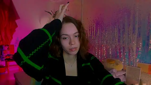 Snapshot of poli__ chatting on 01.22.25 poli   online show from 01.22.25