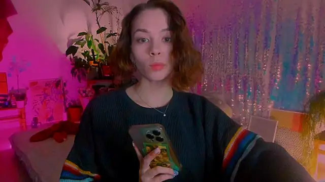 Snapshot of poli__ chatting on 01.25.25 poli   online show from 01.25.25