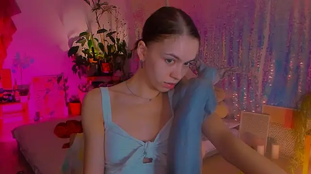 Snapshot of poli__ chatting on 01.26.25 poli   online show from 01.26.25