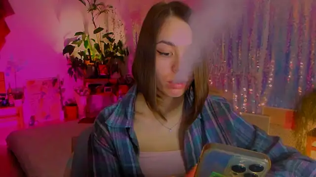 Snapshot of poli__ chatting on 01.28.25 poli   online show from 01.28.25