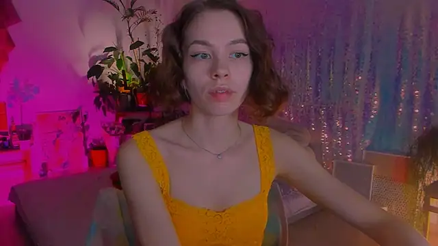 Snapshot of poli__ chatting on 01.28.25 poli   online show from 01.28.25