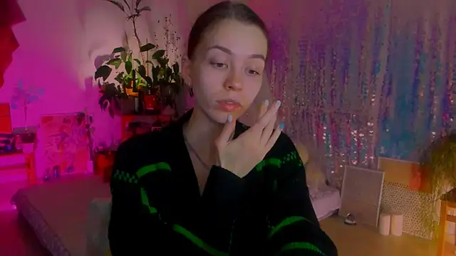 Snapshot of poli__ chatting on 02.09.25 poli   online show from 02.09.25