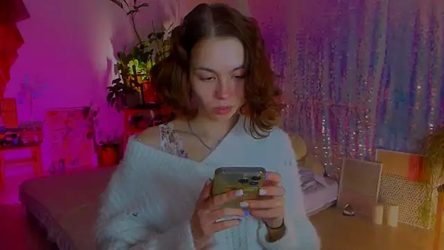 Snapshot of poli__ chatting on 02.10.25 poli   online show from 02.10.25