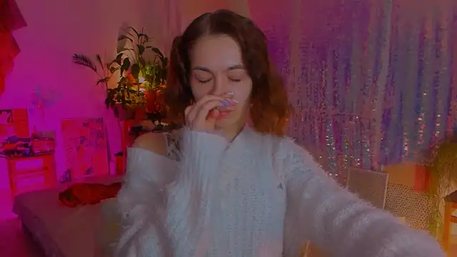 Snapshot of poli__ chatting on 02.11.25 poli   online show from 02.11.25