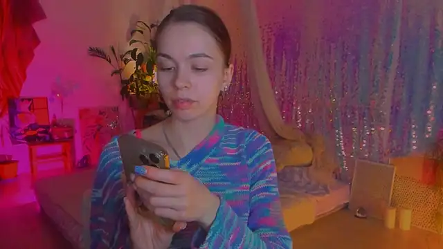 Snapshot of poli__ chatting on 02.11.25 poli   online show from 02.11.25