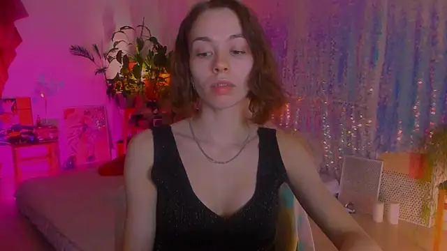 Snapshot of poli__ chatting on 02.13.25 poli   online show from 02.13.25