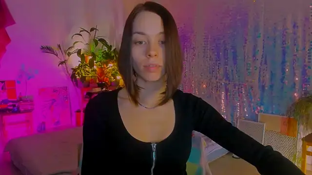 Snapshot of poli__ chatting on 02.21.25 poli   online show from 02.21.25