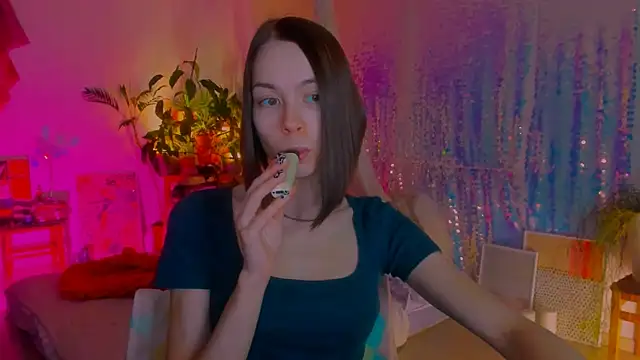 Snapshot of poli__ chatting on 02.27.25 poli   online show from 02.27.25