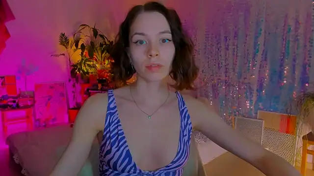 Snapshot of poli__ chatting on 03.06.25 poli   online show from 03.06.25