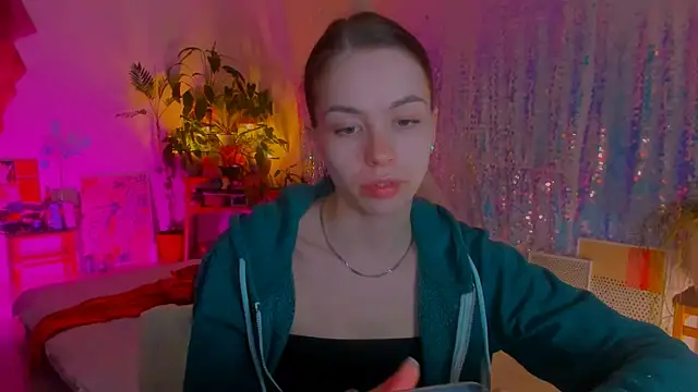 Snapshot of poli__ chatting on 03.14.25 poli   online show from 03.14.25