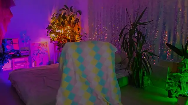 Snapshot of poli__ chatting on 09.10.25 poli   online show from 09.10.25