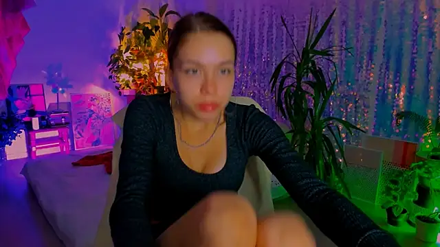 Snapshot of poli__ chatting on 09.27.25 poli   online show from 09.27.25