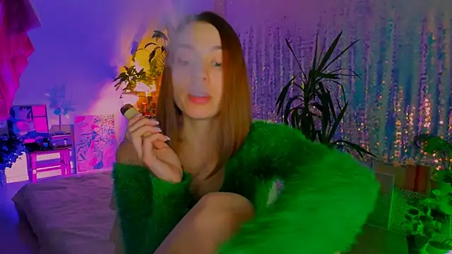 Snapshot of poli__ chatting on 10.26.25 poli   online show from 10.26.25