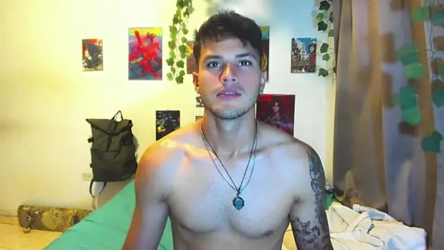 Snapshot of Nekoboy01 chatting on 10.20.25 Nekoboy01 online show from 10.20.25