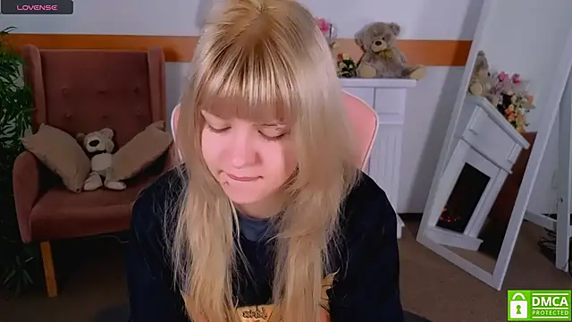 Grace and  Jacob online show from 10.26.25