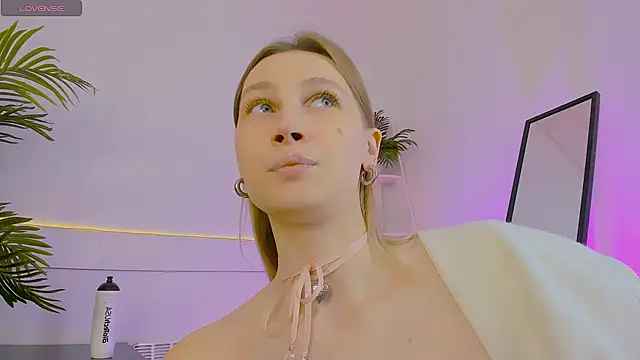 Snapshot of Jess_Anders_ chatting on 11.16.25 Jess Anders online show from 11.16.25