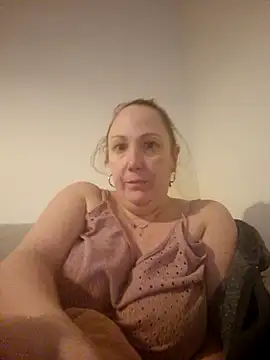 Wisie Cutie online show from 02.15.25