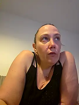 Snapshot of Wisie_Cutie chatting on 02.24.26 Wisie Cutie online show from 02.24.26