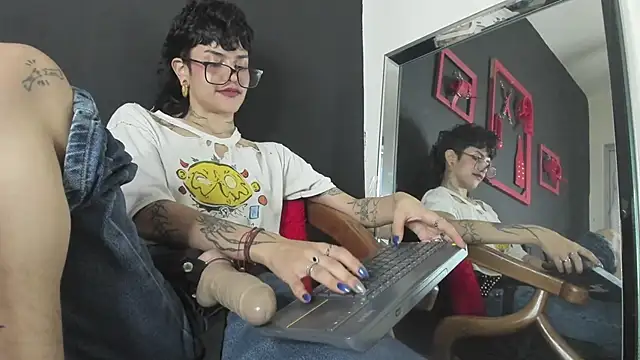 Snapshot of trinitty chatting on 12.03.24 trinitty online show from 12.03.24