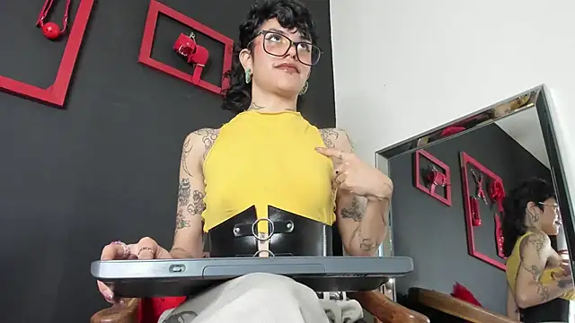 Snapshot of trinitty chatting on 12.23.24 trinitty online show from 12.23.24