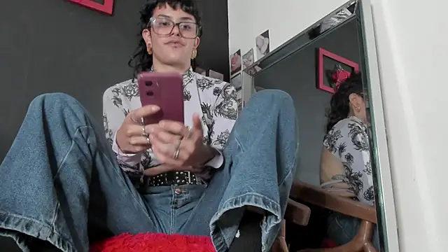 Snapshot of trinitty chatting on 02.26.25 trinitty online show from 02.26.25