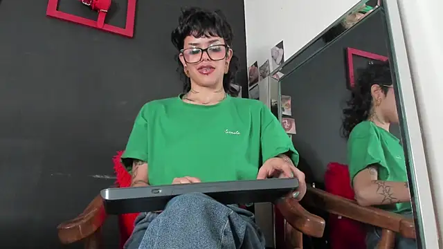 Snapshot of trinitty chatting on 03.20.25 trinitty online show from 03.20.25