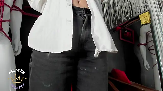 Snapshot of trinitty chatting on 09.10.25 trinitty online show from 09.10.25