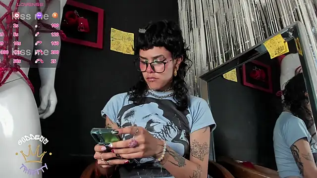 Snapshot of trinitty chatting on 10.25.25 trinitty online show from 10.25.25